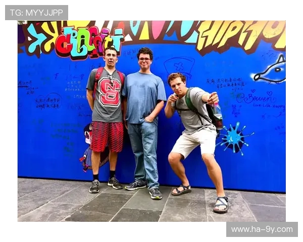 当足球遇见文玩以创意点燃传统文化的艺术新风潮